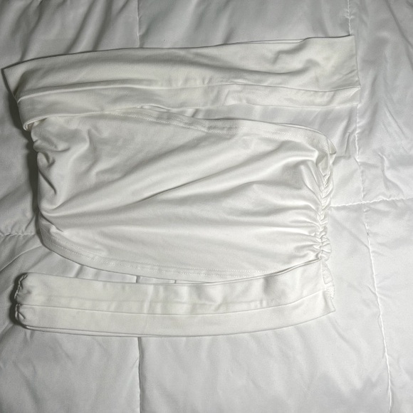 White crop top - Picture 2 of 2